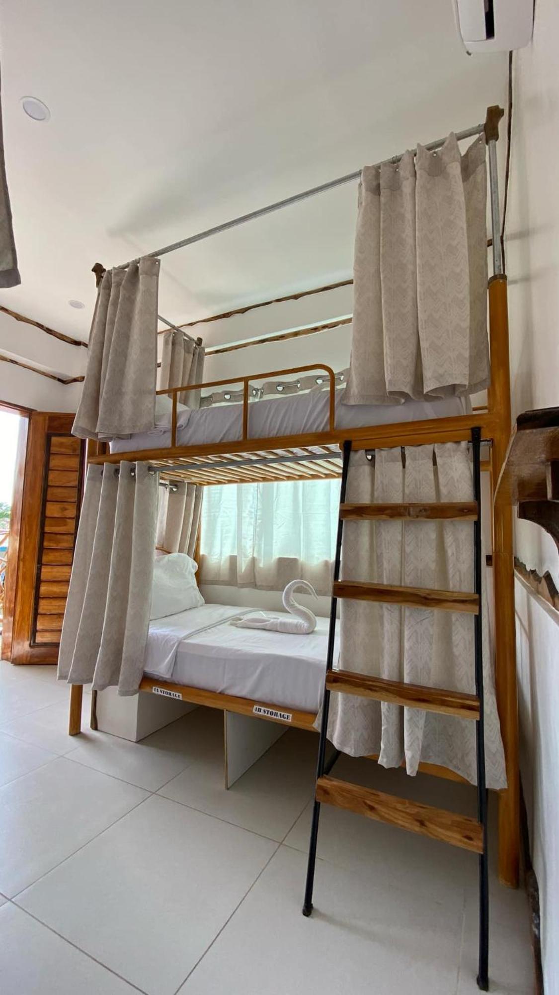 The Hat Trick Hostel Basdiot Ngoại thất bức ảnh